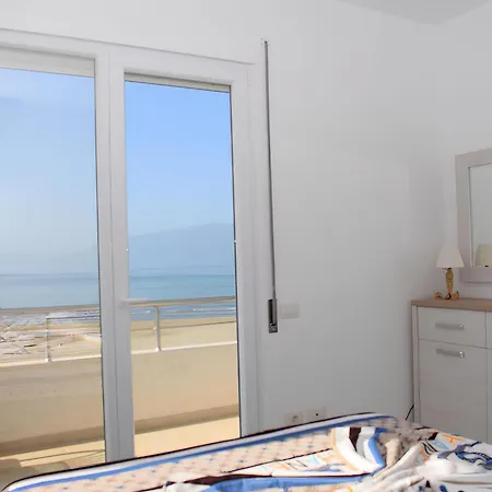 & Sea View *