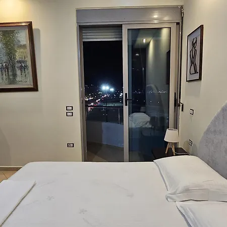 & Sea View Apartment *